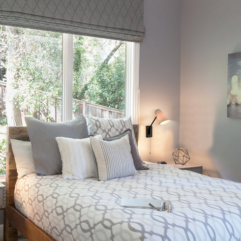 Modern Plug-in Wall Light Black Swing Arm Wall Lamp