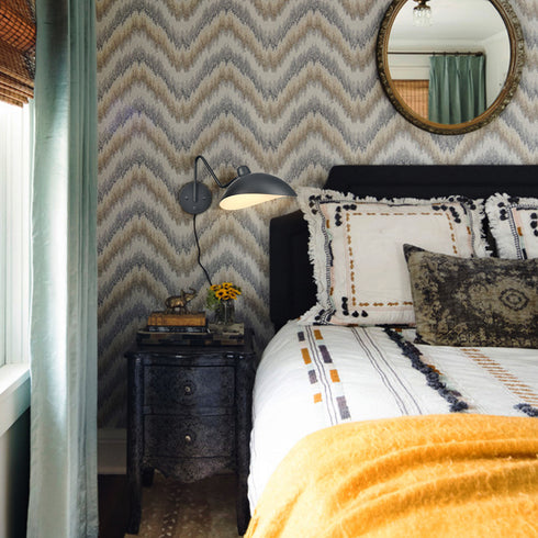 Set of 2 Modern Black Metal Wall Sconce with On/Off Switch Plug-in or Hardwired Swing Arm Wall Light Fixture